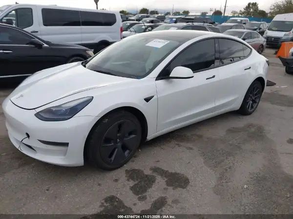 5YJ3E1EA9NF339807 2022 TESLA MODEL 3 - Image 2