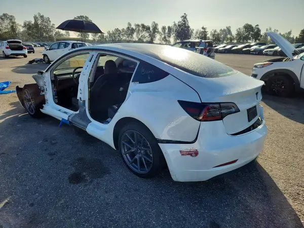 5YJ3E1EA9NF345462 2022 TESLA MODEL 3 - Image 2