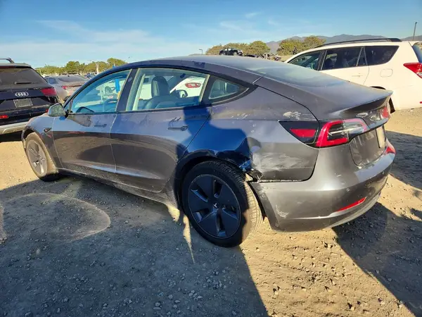 5YJ3E1EA9NF348426 2022 TESLA MODEL 3 - Image 2