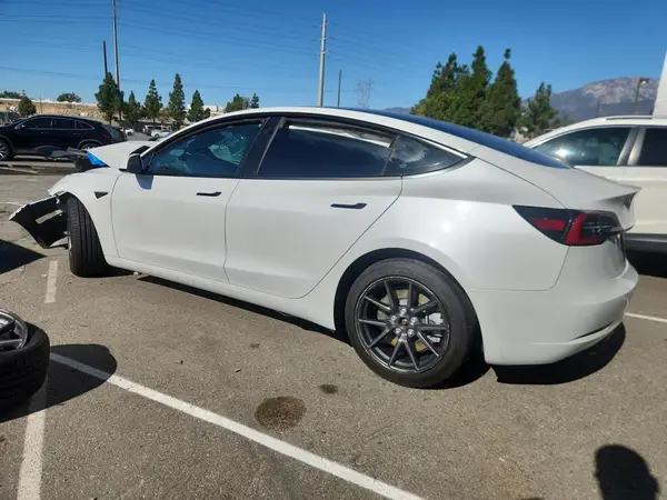 5YJ3E1EA9NF355506 2022 TESLA MODEL 3 - Image 2