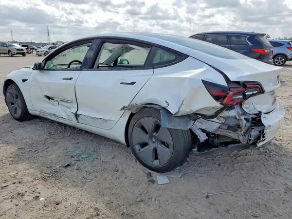 5YJ3E1EA9NF357045 2022 TESLA MODEL 3 - Image 2