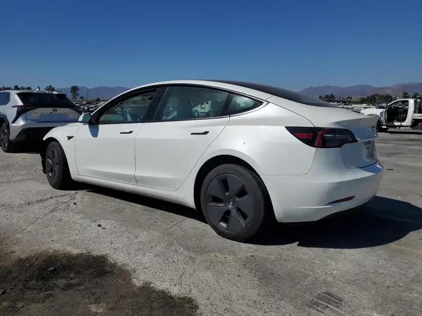 5YJ3E1EA9NF359670 2022 TESLA MODEL 3 - Image 2