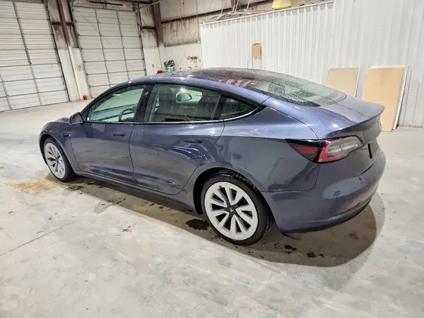 5YJ3E1EA9NF368563 2022 TESLA MODEL 3 - Image 2