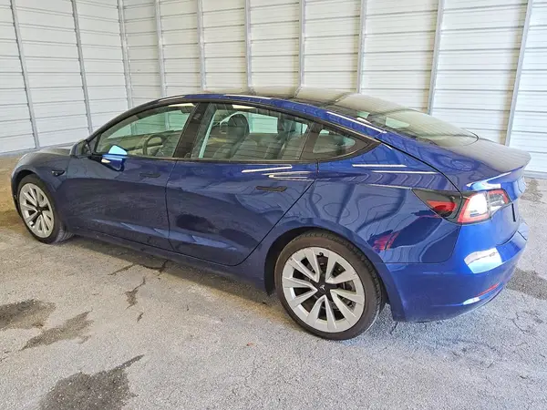 5YJ3E1EA9NF368658 2022 TESLA MODEL 3 - Image 2