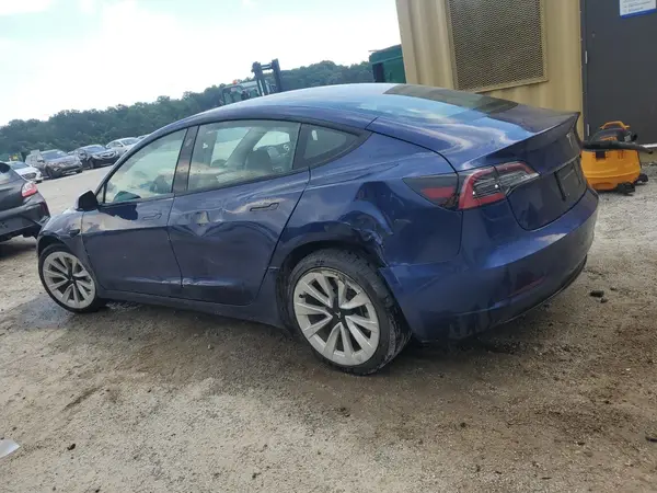 5YJ3E1EA9NF368921 2022 TESLA MODEL 3 - Image 2