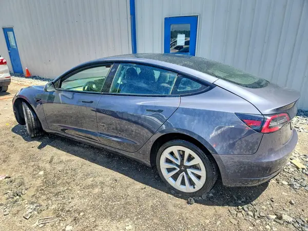 5YJ3E1EA9NF369356 2022 TESLA MODEL 3 - Image 2
