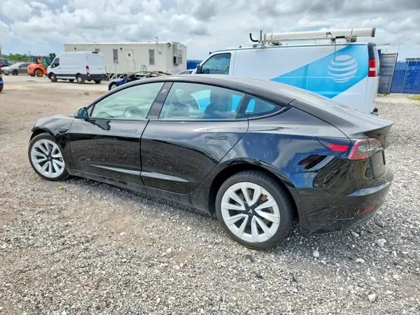 5YJ3E1EA9NF370278 2022 TESLA MODEL 3 - Image 2