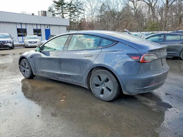 5YJ3E1EA9NF370345 2022 TESLA MODEL 3 - Image 2
