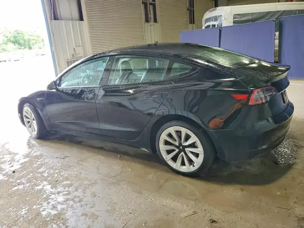 5YJ3E1EA9NF370569 2022 TESLA MODEL 3 - Image 2