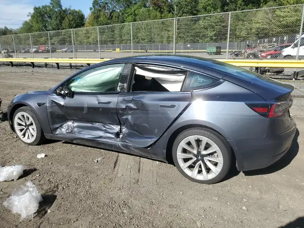 5YJ3E1EA9NF371222 2022 TESLA MODEL 3 - Image 2