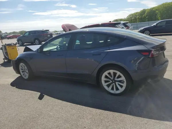 5YJ3E1EA9NF371236 2022 TESLA MODEL 3 - Image 2
