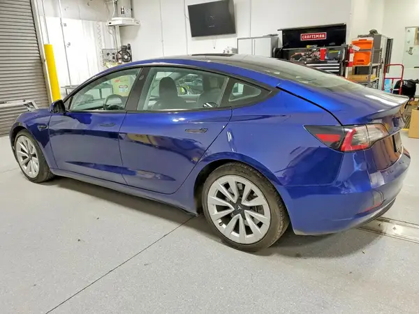 5YJ3E1EA9NF371575 2022 TESLA MODEL 3 - Image 2