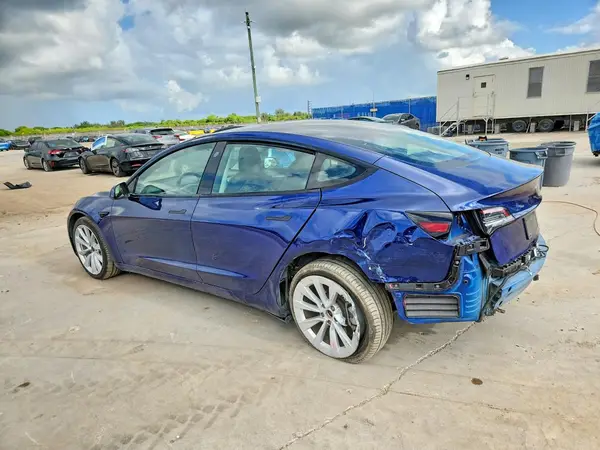 5YJ3E1EA9NF371608 2022 TESLA MODEL 3 - Image 2