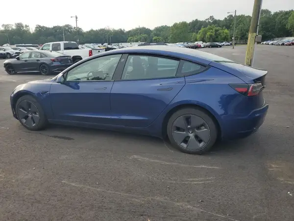 5YJ3E1EA9NF371835 2022 TESLA MODEL 3 - Image 2