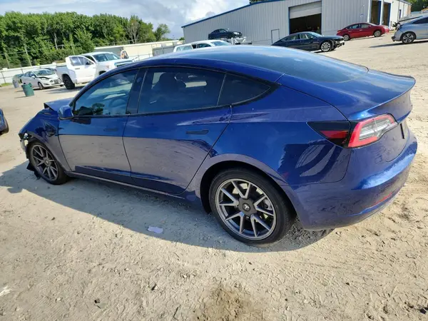 5YJ3E1EA9NF372175 2022 TESLA MODEL 3 - Image 2