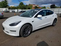 5YJ3E1EA9NF372211 2022 TESLA MODEL 3
