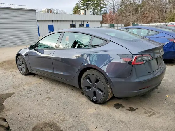 5YJ3E1EA9NF372502 2022 TESLA MODEL 3 - Image 2