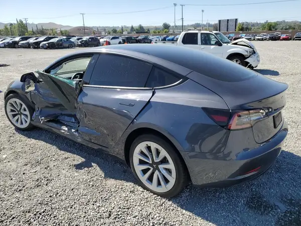 5YJ3E1EA9NF373505 2022 TESLA MODEL 3 - Image 2