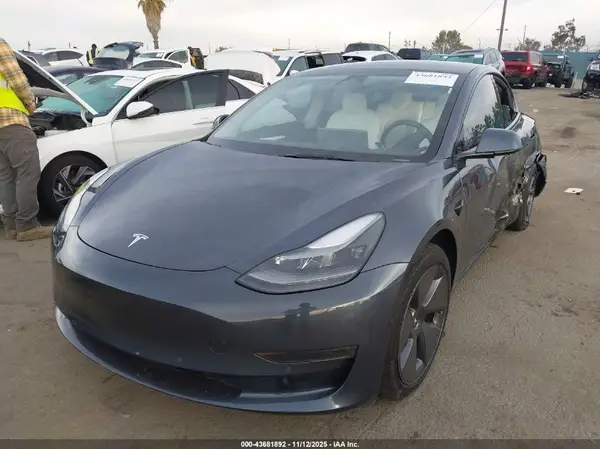 5YJ3E1EA9NF373956 2022 TESLA MODEL 3 - Image 2