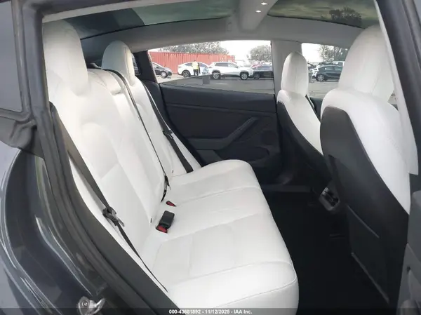 5YJ3E1EA9NF373956 2022 TESLA MODEL 3 - Image 8