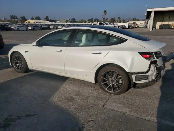 5YJ3E1EA9NF375206 2022 TESLA MODEL 3 - Image 2