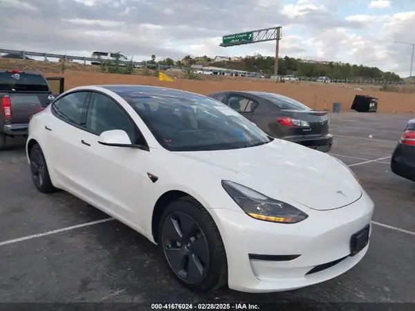 5YJ3E1EA9NF375335 2022 TESLA MODEL 3 - Image 1