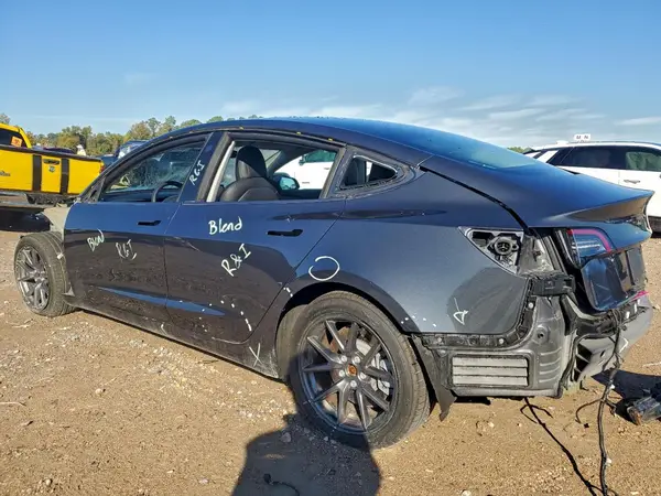 5YJ3E1EA9NF376694 2022 TESLA MODEL 3 - Image 2