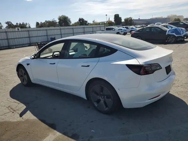 5YJ3E1EA9PF384359 2023 TESLA MODEL 3 - Image 2