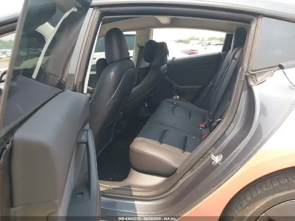 5YJ3E1EA9PF400947 2023 TESLA MODEL 3 - Image 8