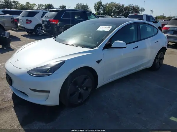 5YJ3E1EA9PF402410 2023 TESLA MODEL 3 - Image 2
