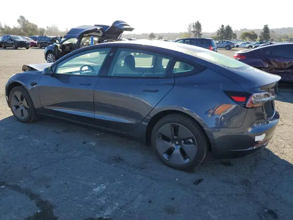 5YJ3E1EA9PF406411 2023 TESLA MODEL 3 - Image 2