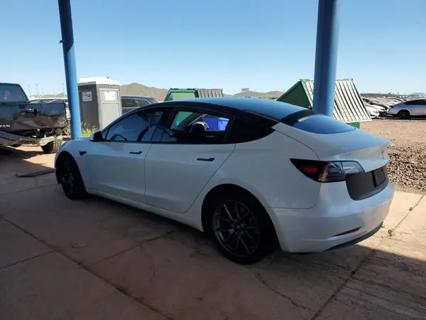 5YJ3E1EA9PF413939 2023 TESLA MODEL 3 - Image 2