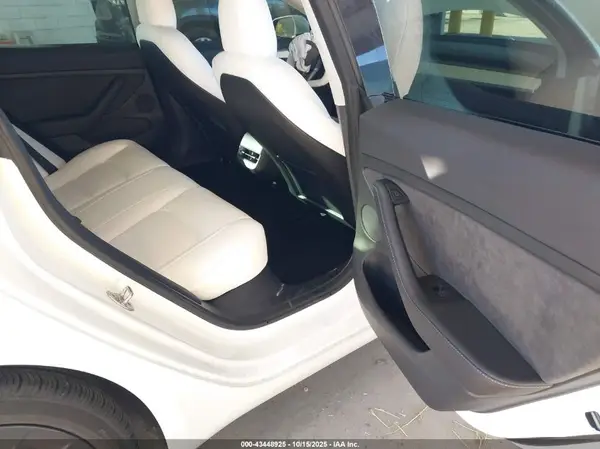 5YJ3E1EA9PF414489 2023 TESLA MODEL 3 - Image 8