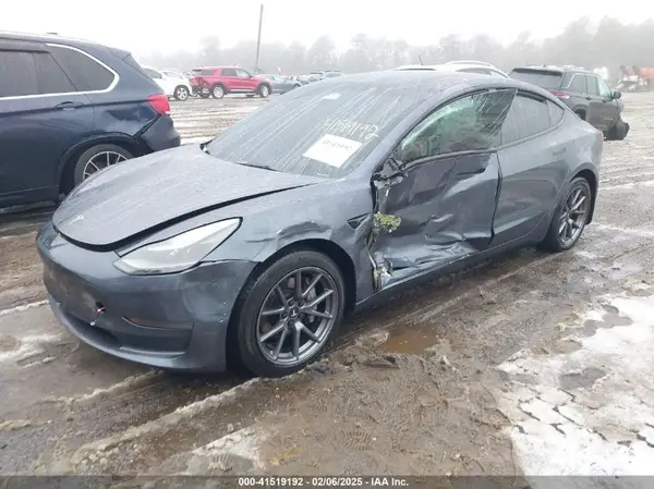5YJ3E1EA9PF422060 2023 TESLA MODEL 3 - Image 2