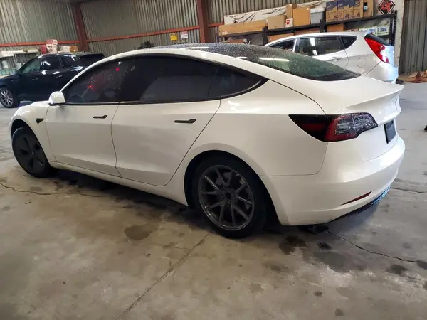 5YJ3E1EA9PF426920 2023 TESLA MODEL 3 - Image 2