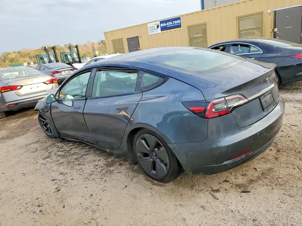 5YJ3E1EA9PF427419 2023 TESLA MODEL 3 - Image 2