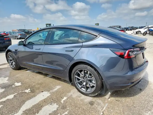 5YJ3E1EA9PF429090 2023 TESLA MODEL 3 - Image 2