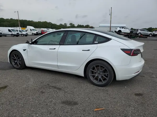 5YJ3E1EA9PF429784 2023 TESLA MODEL 3 - Image 2