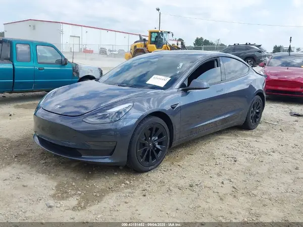 5YJ3E1EA9PF430787 2023 TESLA MODEL 3 - Image 2
