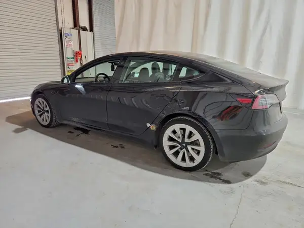 5YJ3E1EA9PF438002 2023 TESLA MODEL 3 - Image 2
