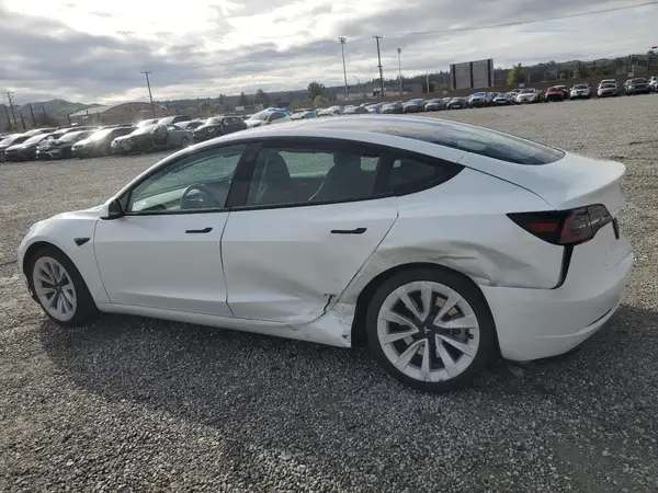 5YJ3E1EA9PF450392 2023 TESLA MODEL 3 - Image 2