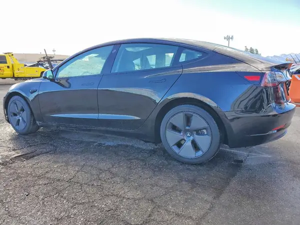 5YJ3E1EA9PF453356 2023 TESLA MODEL 3 - Image 2