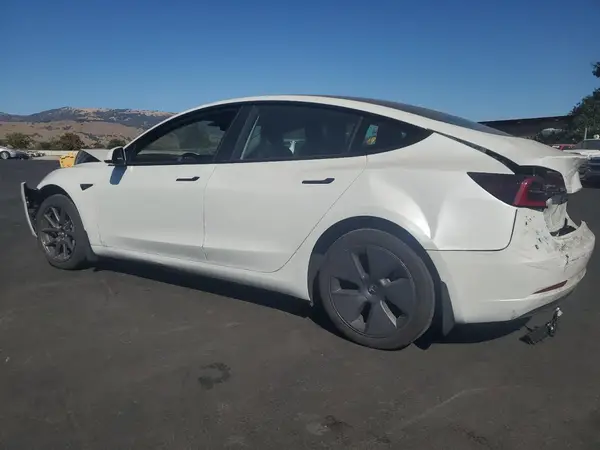 5YJ3E1EA9PF455933 2023 TESLA MODEL 3 - Image 2