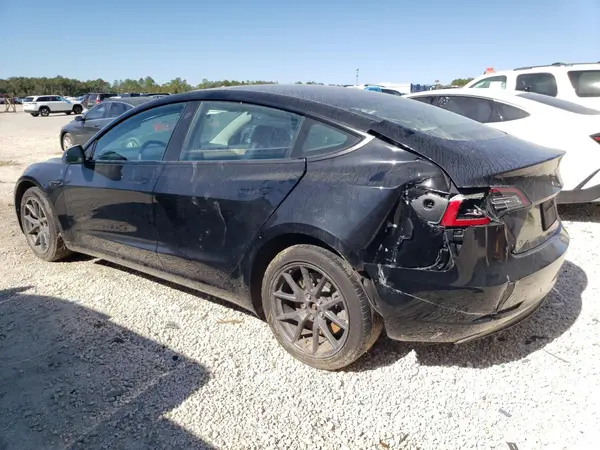 5YJ3E1EA9PF457374 2023 TESLA MODEL 3 - Image 2