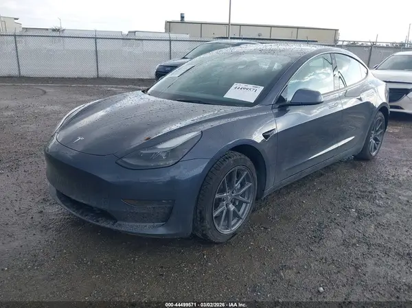 5YJ3E1EA9PF460548 2023 TESLA MODEL 3 - Image 2