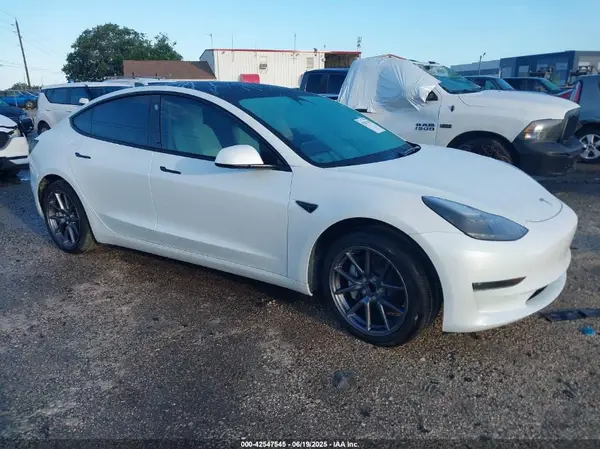 5YJ3E1EA9PF479343 2023 TESLA MODEL 3 - Image 1