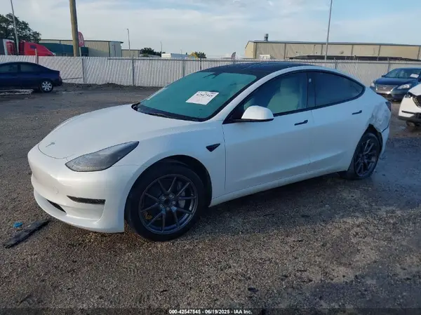 5YJ3E1EA9PF479343 2023 TESLA MODEL 3 - Image 2