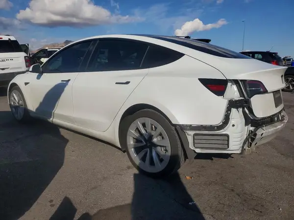 5YJ3E1EA9PF483957 2023 TESLA MODEL 3 - Image 2