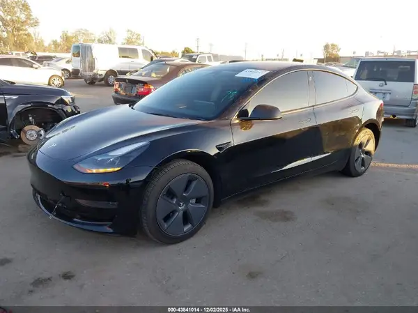5YJ3E1EA9PF485207 2023 TESLA MODEL 3 - Image 2