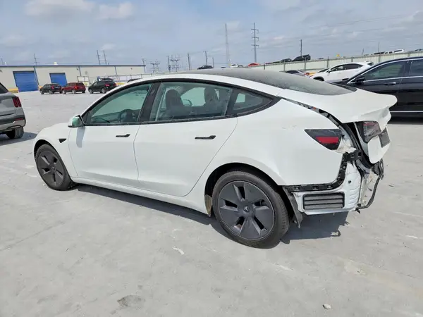 5YJ3E1EA9PF489855 2023 TESLA MODEL 3 - Image 2